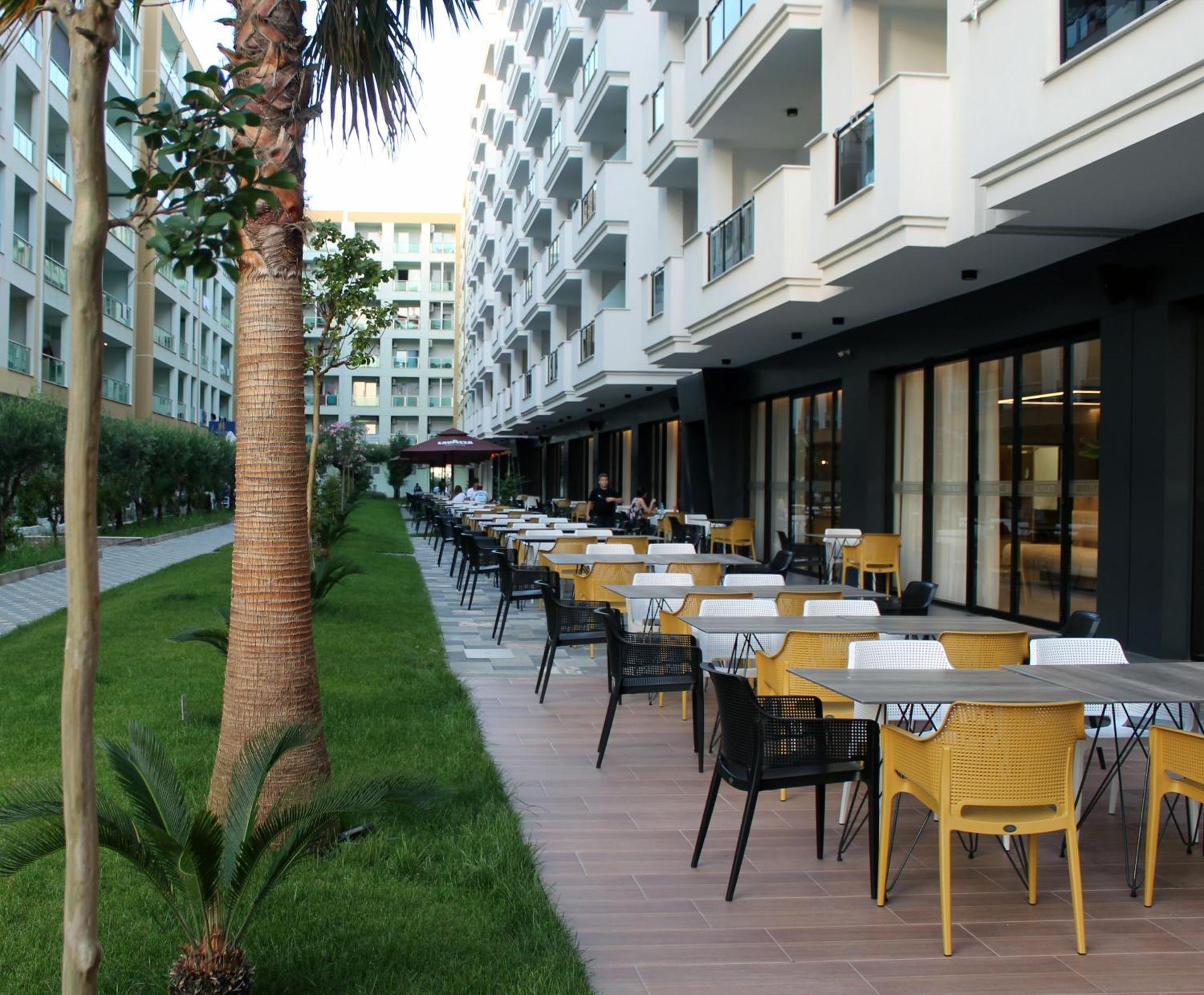 Riviera Palace Shengjin Exterior photo